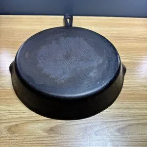 GSW | Kitchen | Vintage 1 Gsw Cast Iron Fry Pan Skillet No 9 Double ...